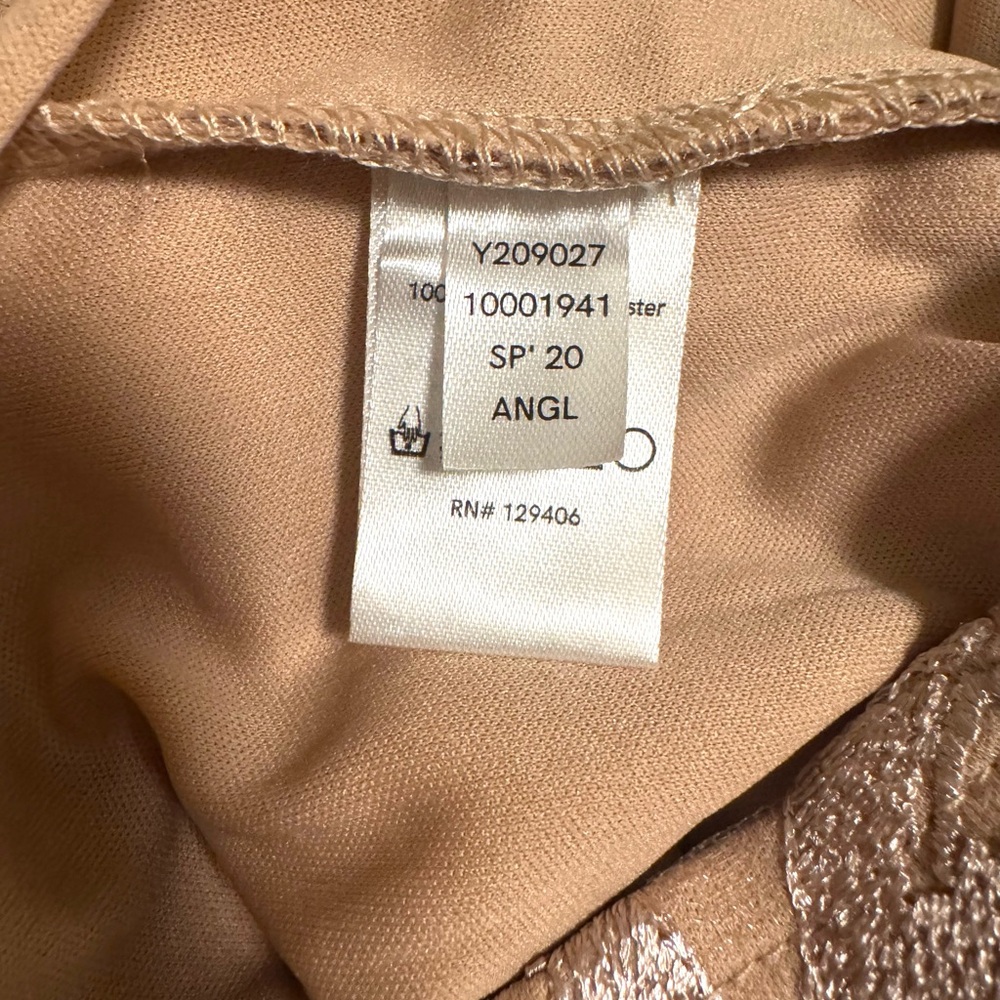 NWT Venus Dress, Blush Pink with Gold Sequin Detail, Women’s Size 16 - Picture 8 of 10